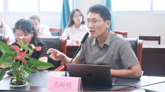 北京大學-TBI人工智能教育研究聯(lián)合實驗室赴遂寧第四中學校調研 賦能人工智能教育新發(fā)展(2)125.png