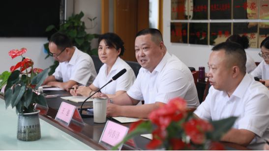 北京大學-TBI人工智能教育研究聯(lián)合實驗室赴遂寧第四中學校調研 賦能人工智能教育新發(fā)展(2)129.png